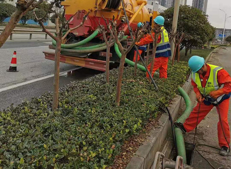 乌烈镇市政管道清淤