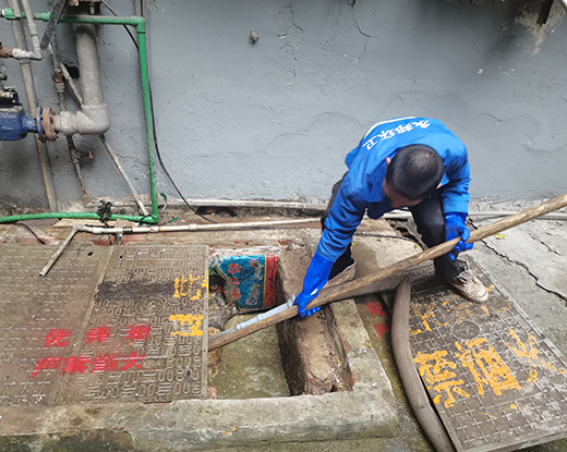 乌烈镇清掏化粪池